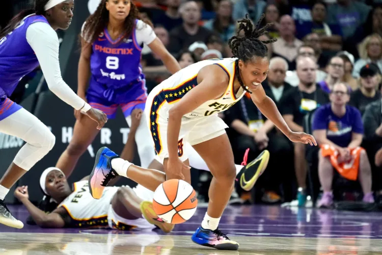 Mitchell provides steadying influence for Fever